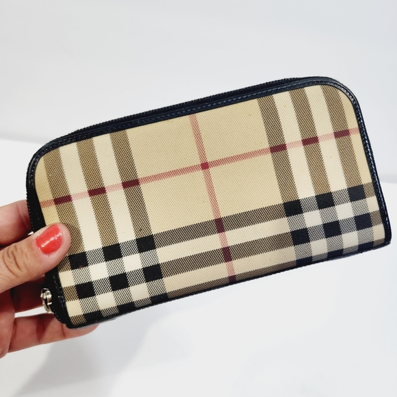 Burberry Tan and Black Plaid Wallet - Picture 2 of 15